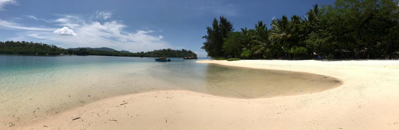 Blue Bay Divers Likupang Bangka Exterior photo