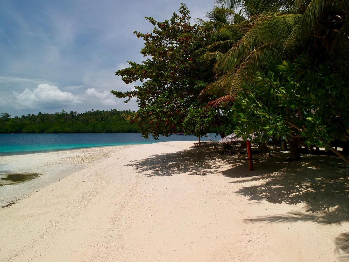 Blue Bay Divers Likupang Bangka Exterior photo